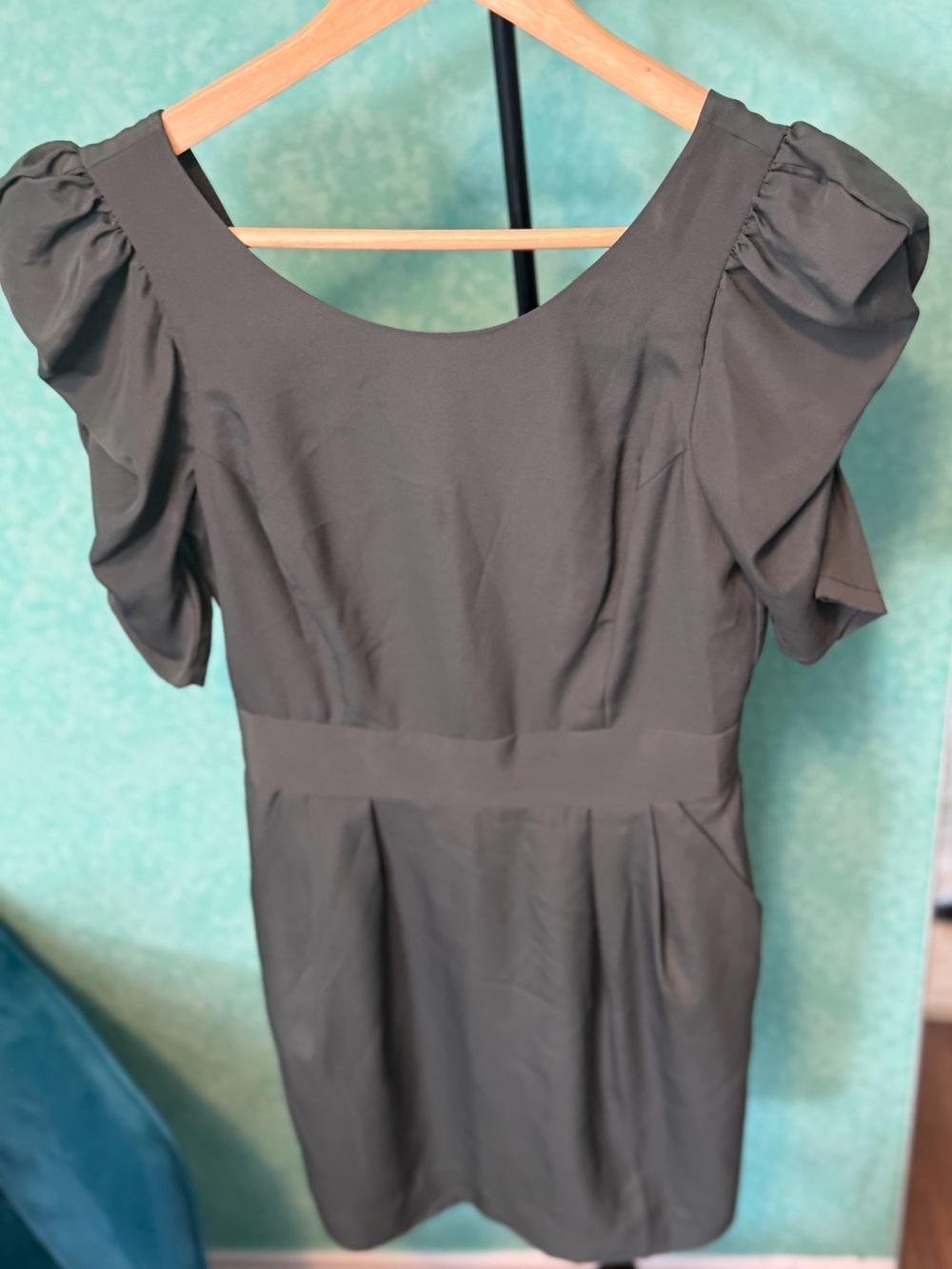 🩶✨BCBGMAXAZRIA Mini Dress with pockets!